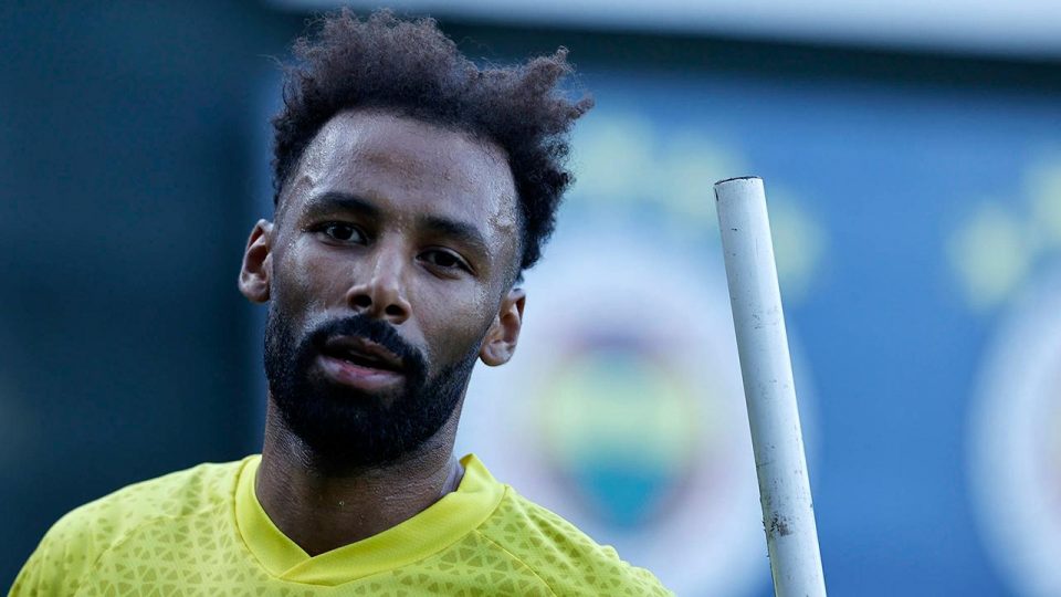 Fenerbahçe’de Nazım Sangare ile yollar ayrıldı