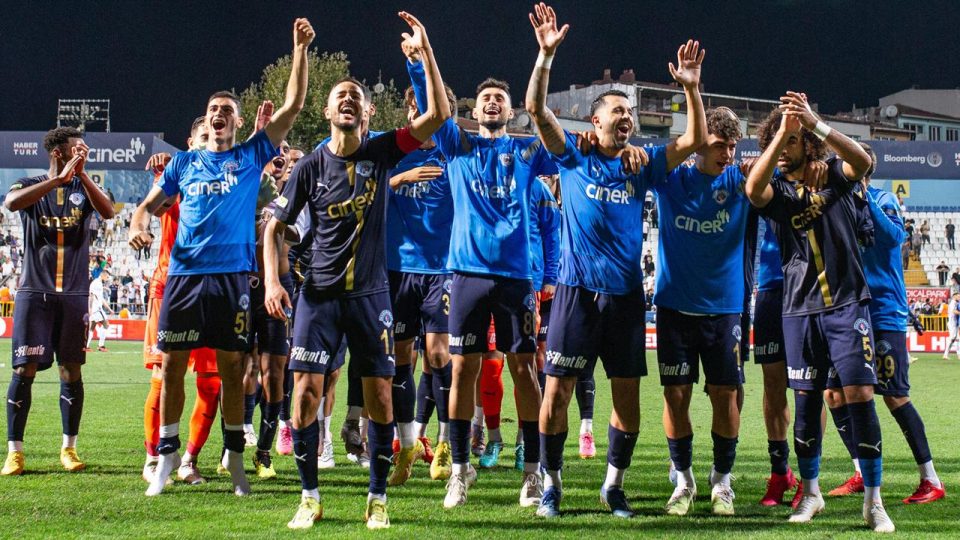 “Üç büyükler” dışındaki en başarılı İstanbul takımı Kasımpaşa
