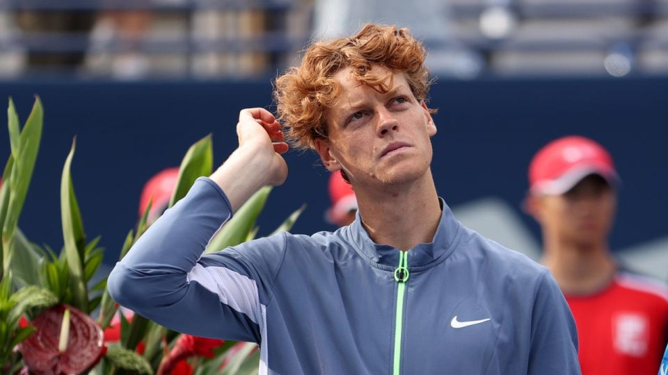 İtalyan tenisçi Sinner Paris Masters’tan çekildi