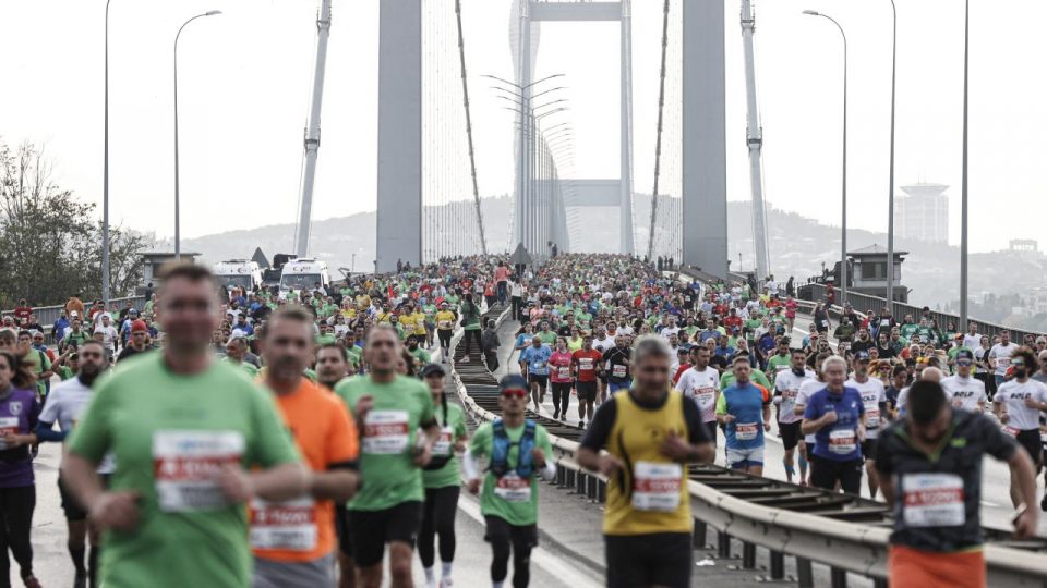 Kıtaları birleştiren İstanbul Maratonu 45. yılında