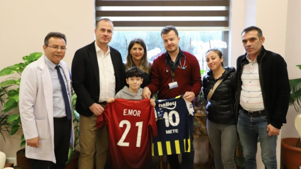 Emre Mor’dan anlamlı davranış