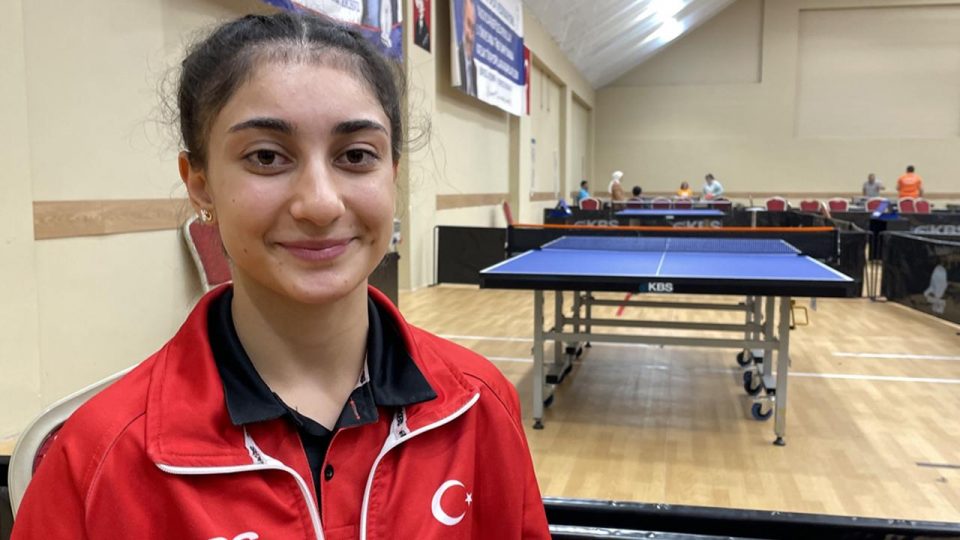 Masa tenisinde ilk olimpiyat kotasını alan Ebru Acer altın madalyaya odaklandı