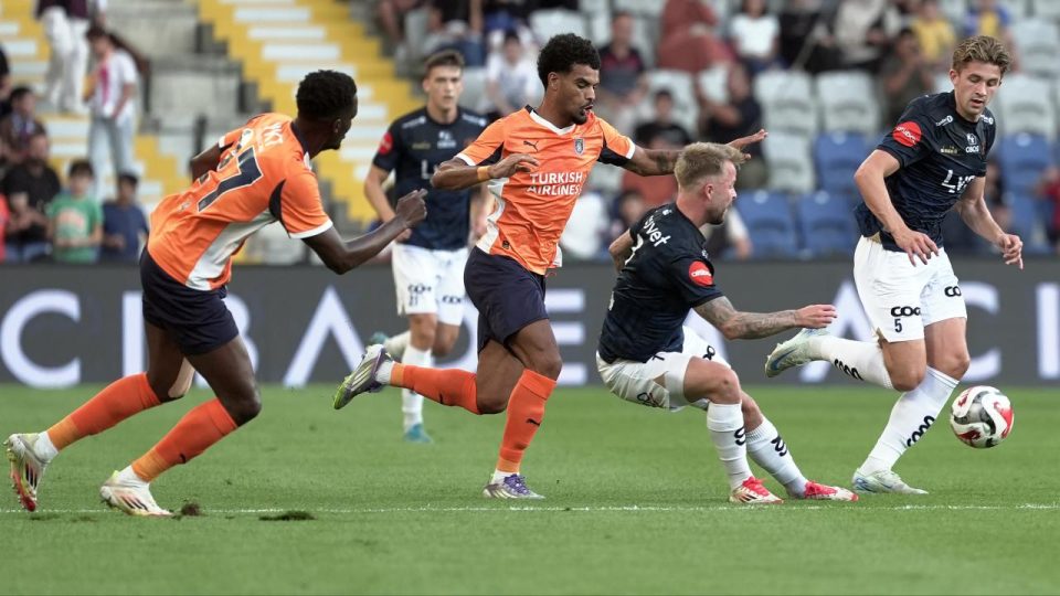 Başakşehir, UEFA Konferans Ligi’nde play-off turuna yükseldi